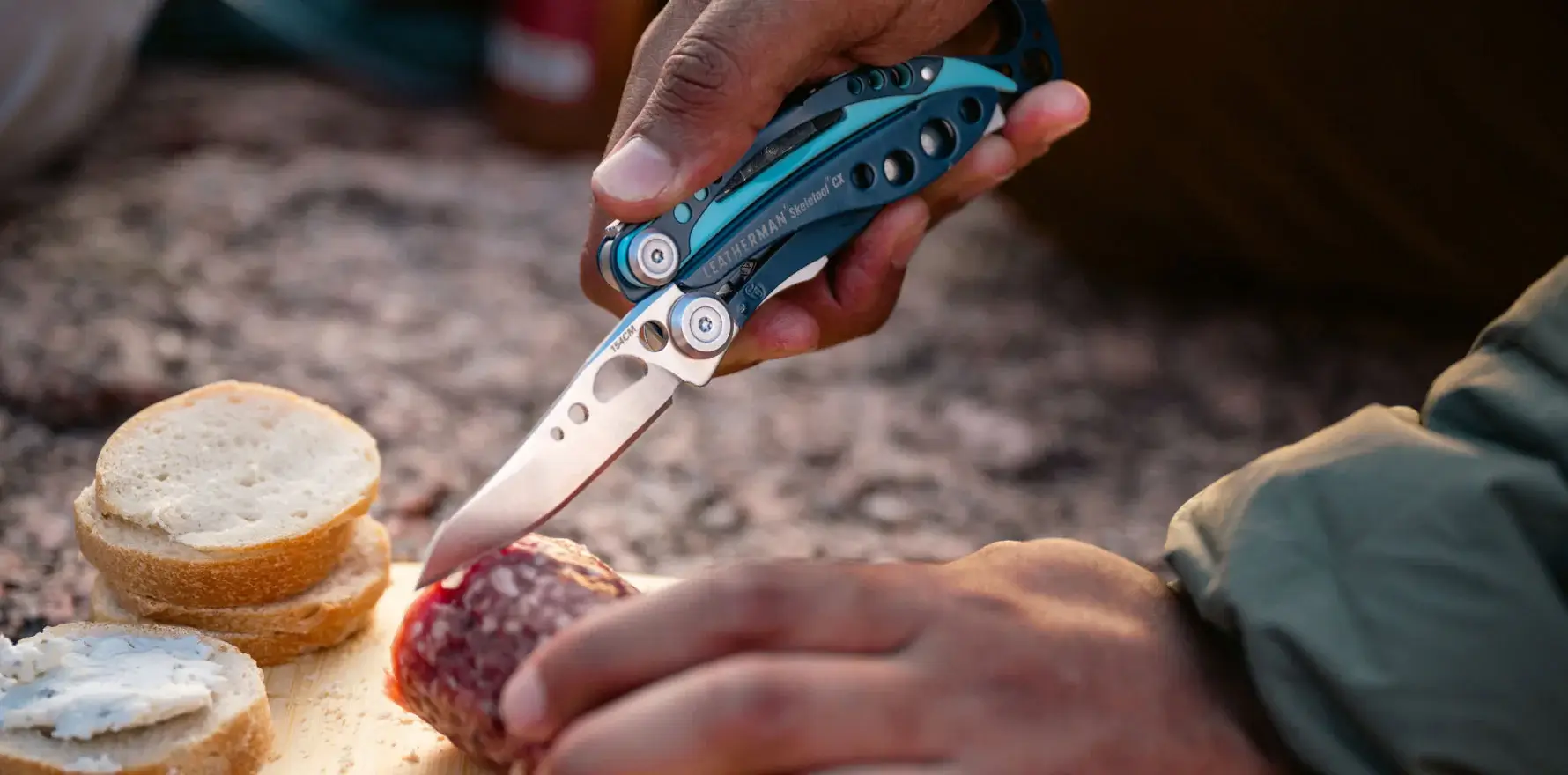 Cuchilla Multiuso Leatherman Skeletool CX 154CM Negra | Compacta y Profesional - Imagen 9